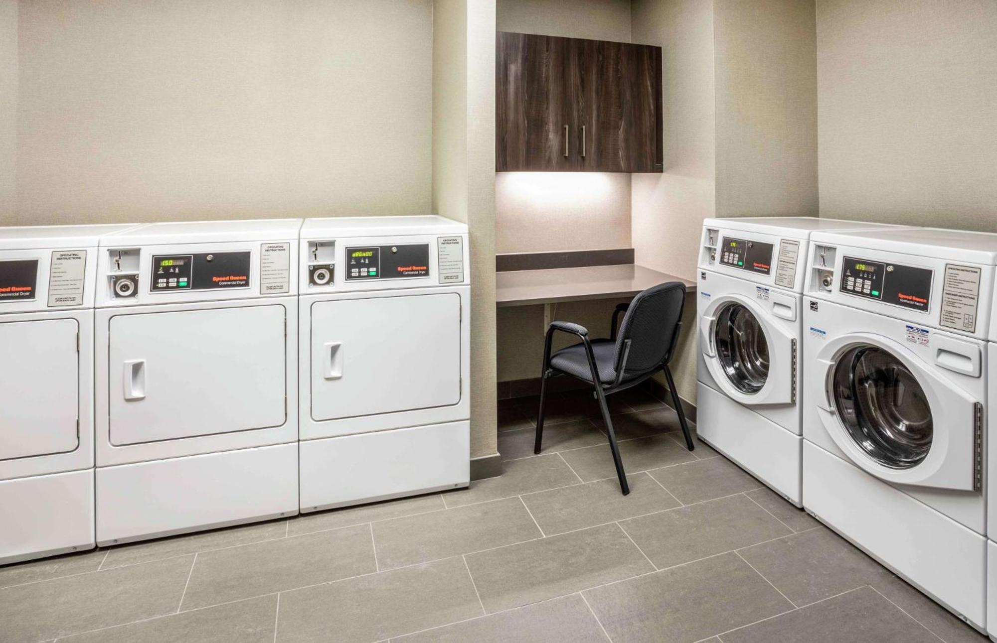 Hotel Homewood By Hilton Minneapolis