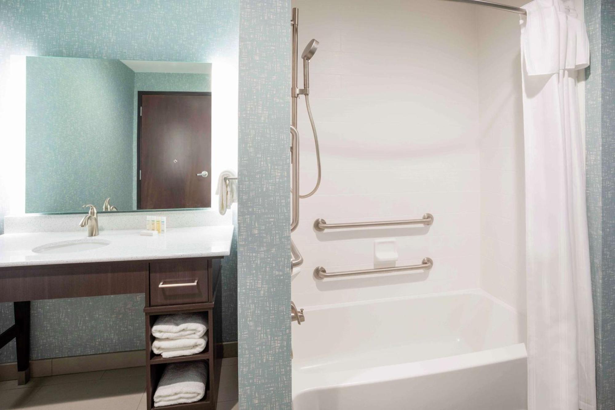 Hotel Homewood By Hilton Minneapolis